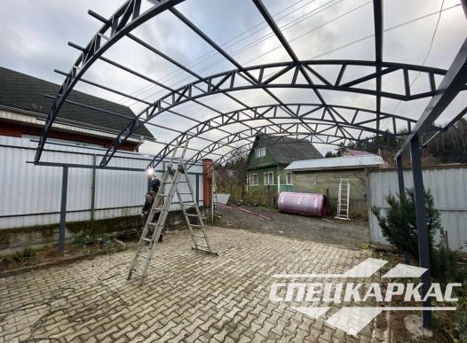 Усиленный навес из поликарбоната арочного типа для парковки двух автомобилей №74 - фото 1694